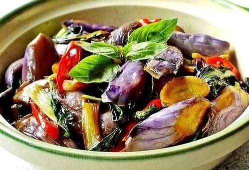 V11 Eggplant with thai basil 九层塔茄子